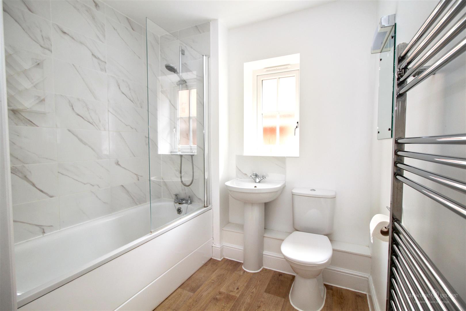 Sheffield Close, Pangbourne, Reading